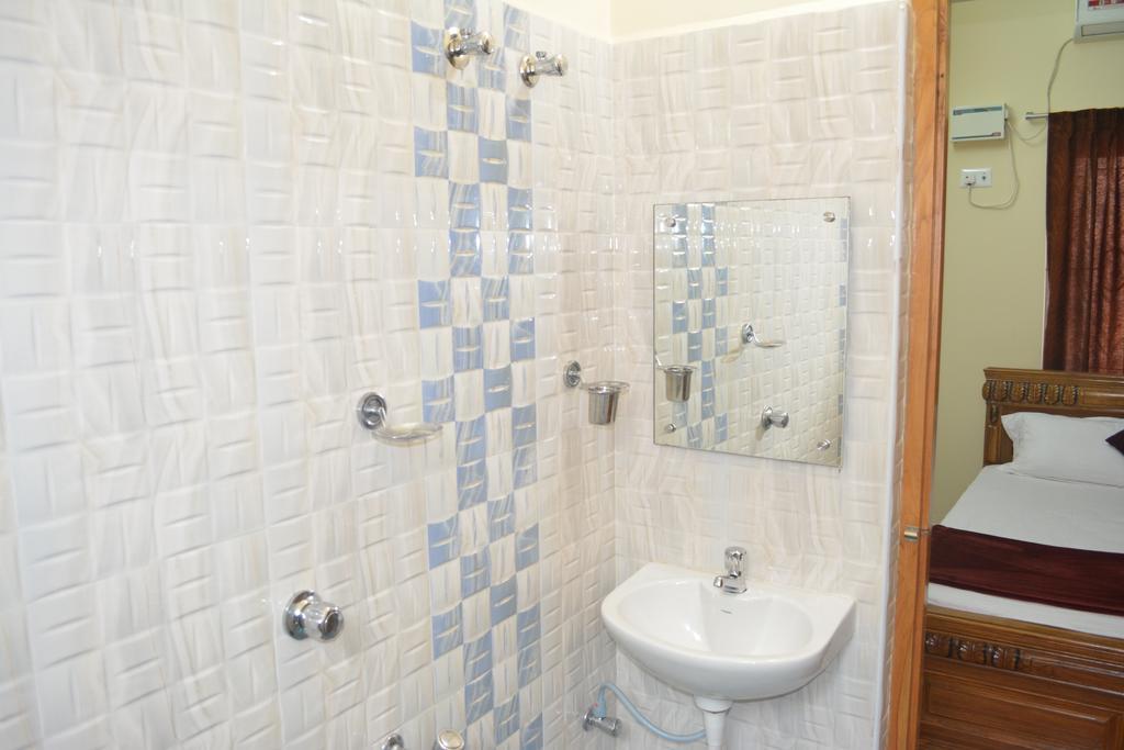 Jp Nivaas Guest House Mayiladuthurai Eksteriør billede