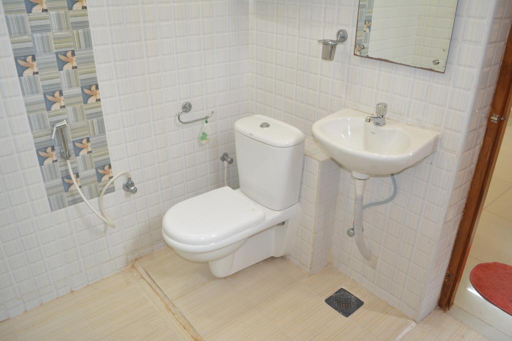 Jp Nivaas Guest House Mayiladuthurai Eksteriør billede