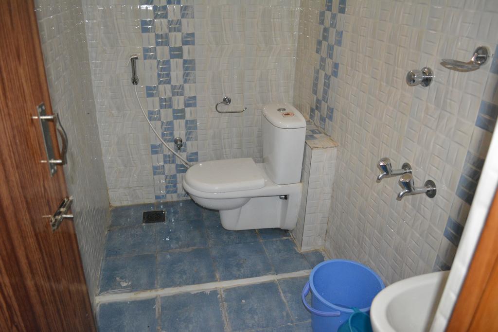 Jp Nivaas Guest House Mayiladuthurai Eksteriør billede